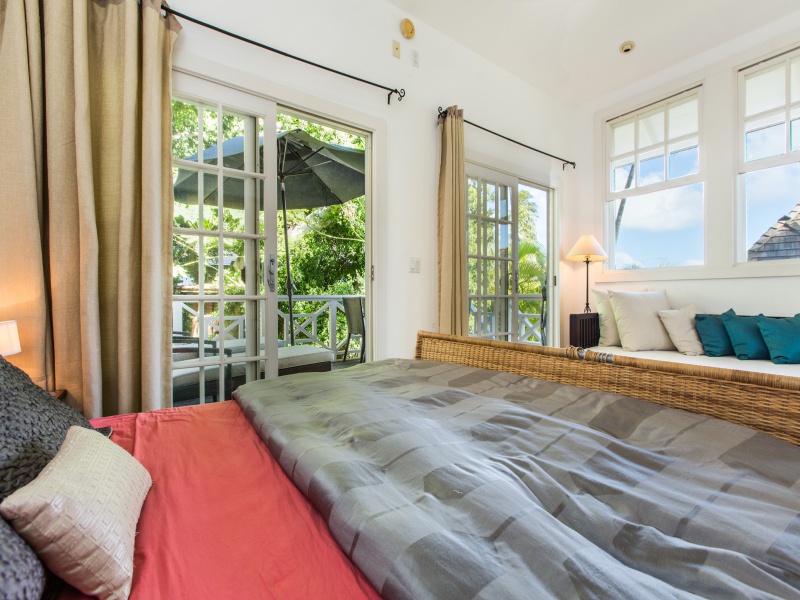 Honolulu Vacation Rentals, Seaside Hideaway* - Guest Cottage Bed (rented separately)