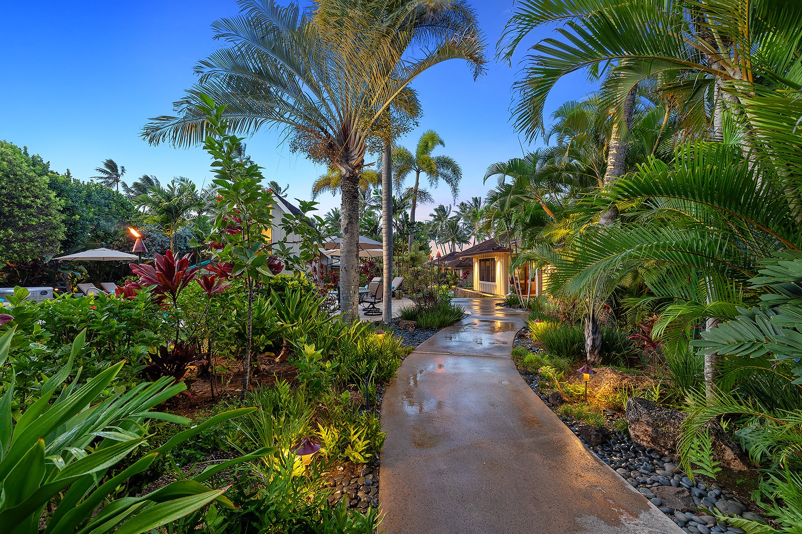 Kailua Vacation Rentals, Kailua Shores Estate 5 Bedroom - Twilight Tropical Gardens