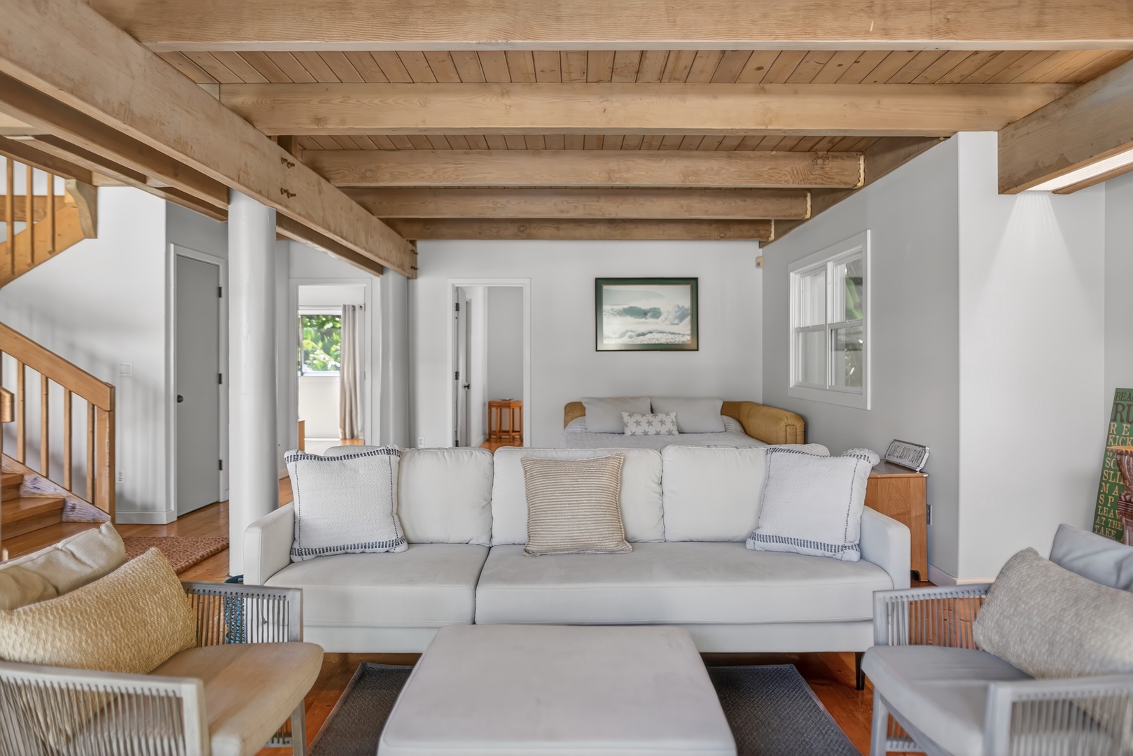 Haleiwa Vacation Rentals, Sunset Beach Hideaway - The inviting living and dining spaces make relaxing and entertaining feel effortless.