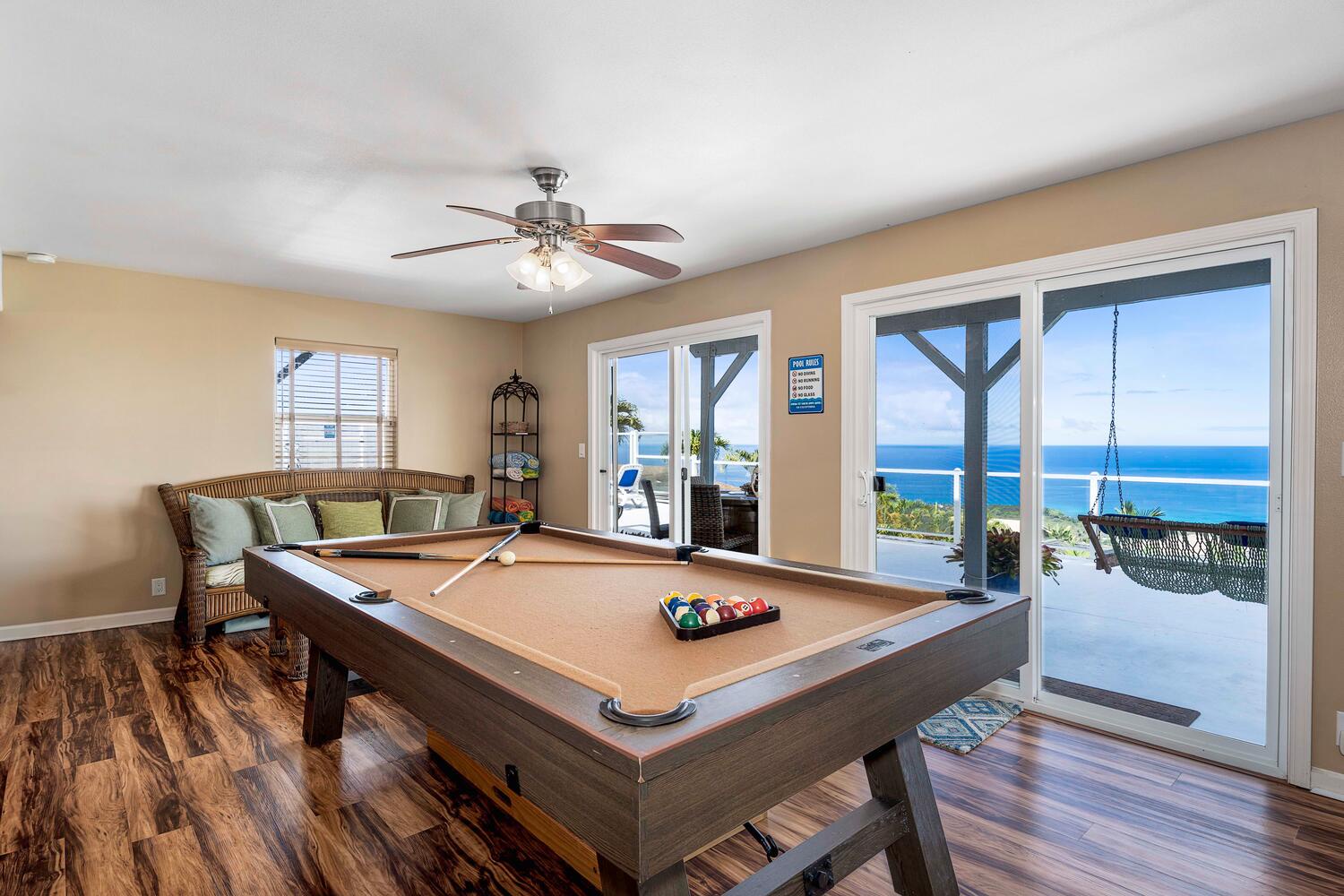 Kailua Kona Vacation Rentals, Honu O Kai (Turtle of the Sea) - Have fun in the Family Room with lots of room to entertain.