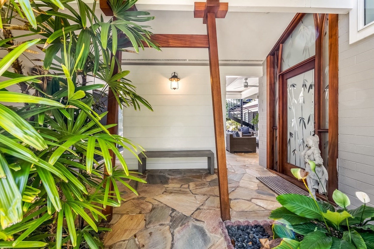 Kailua Vacation Rentals, Hale Ohana - Entryway to Hale Ohana.