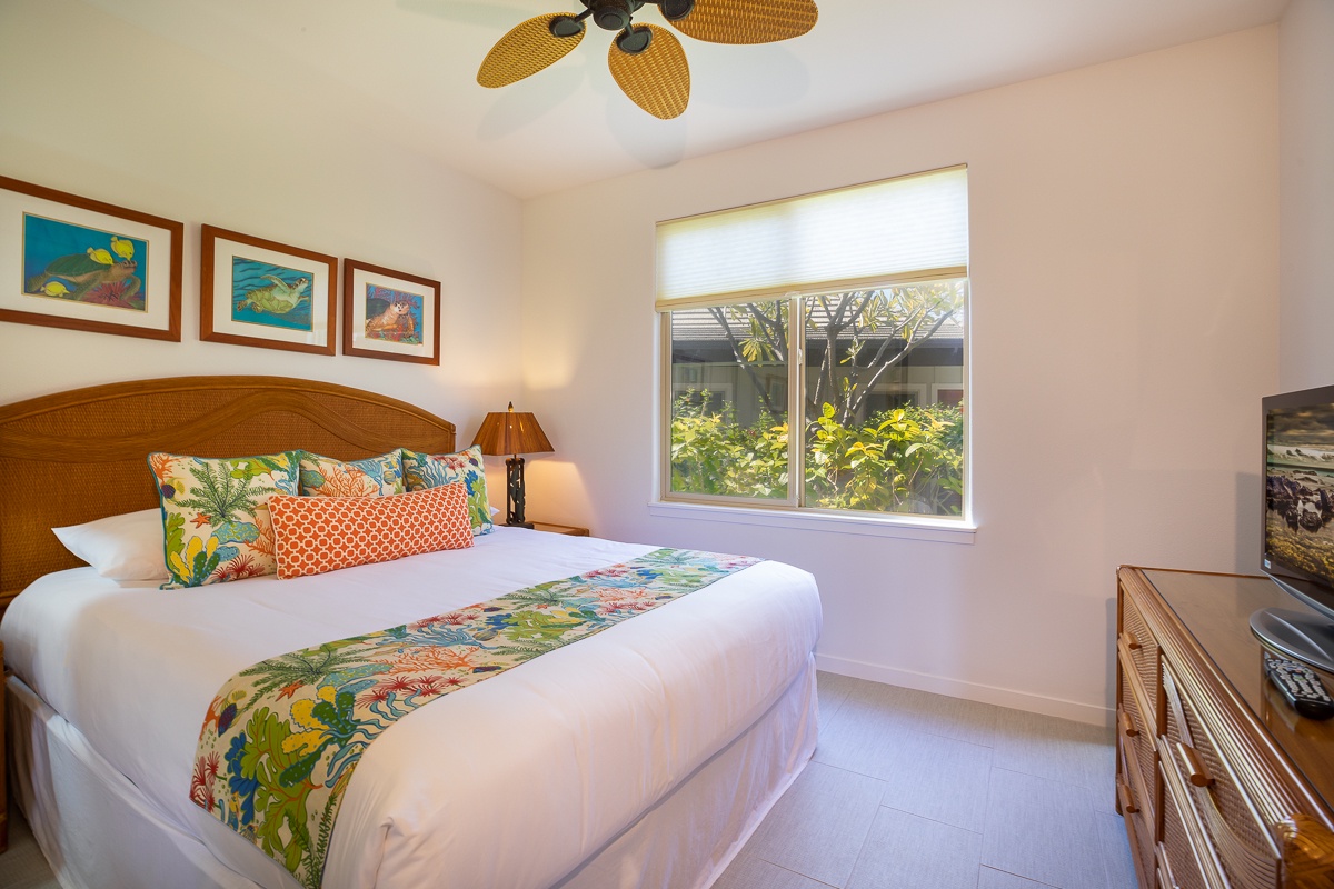 Kamuela Vacation Rentals, Mauna Lani Golf Villas C1 - Downstairs bedroom with Cal king bed