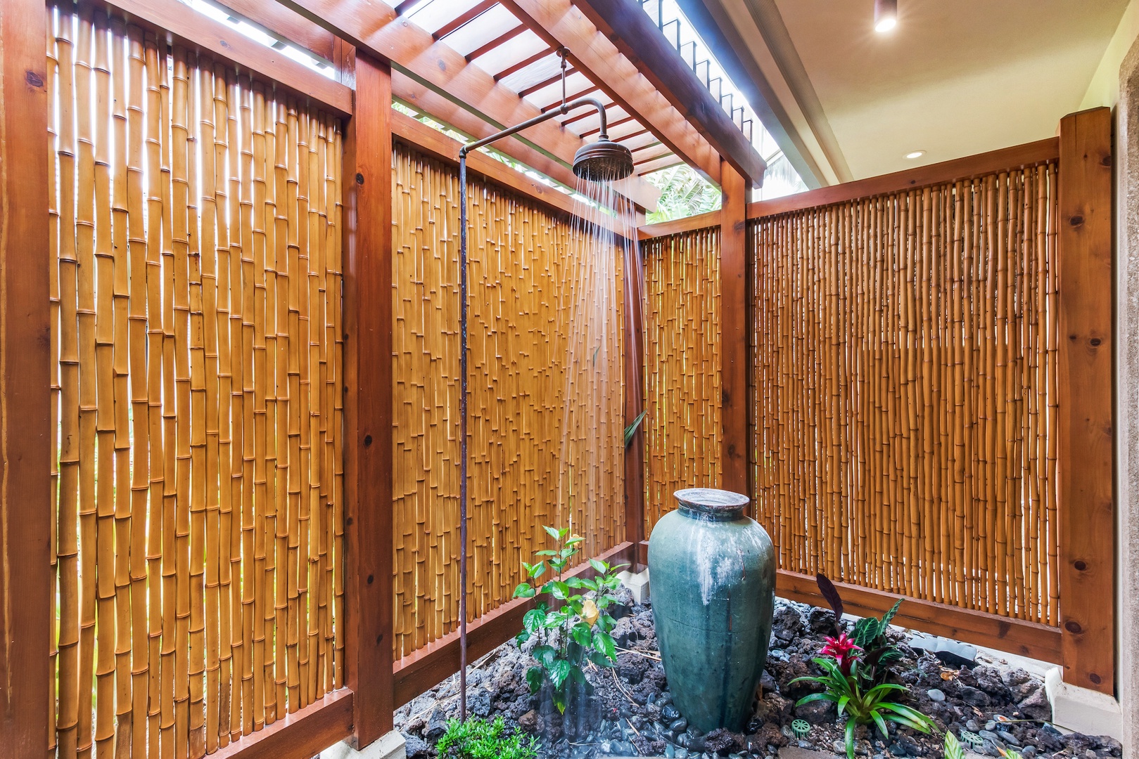 Kamuela Vacation Rentals, 3BD OneOcean (1C) at Mauna Lani Resort - Bamboo Enclosed Outdoor Shower Off Primary Bath, a Tropical Treat!