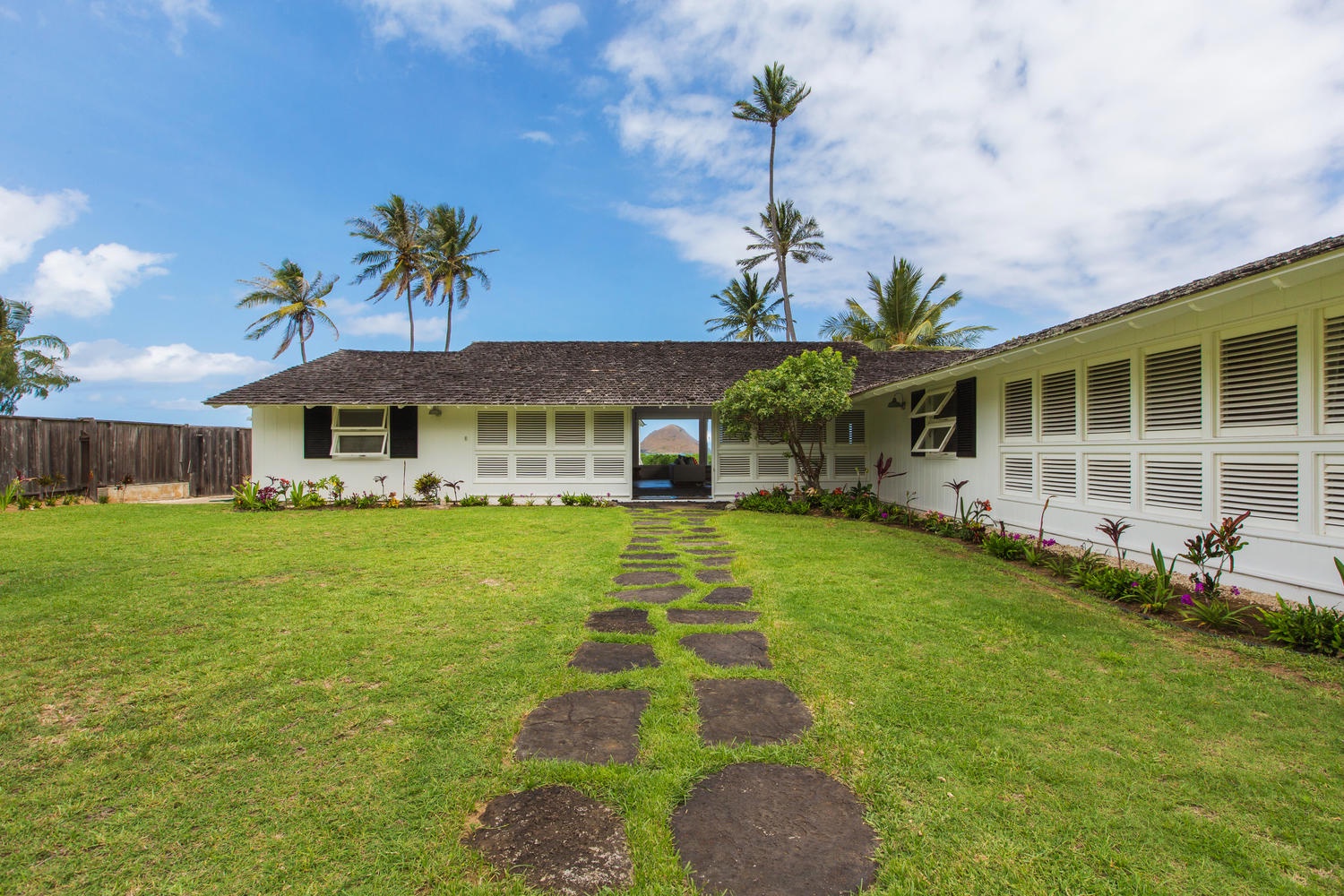 Kailua Vacation Rentals, Lanikai Oceanside 5 Bedroom - Front of home.