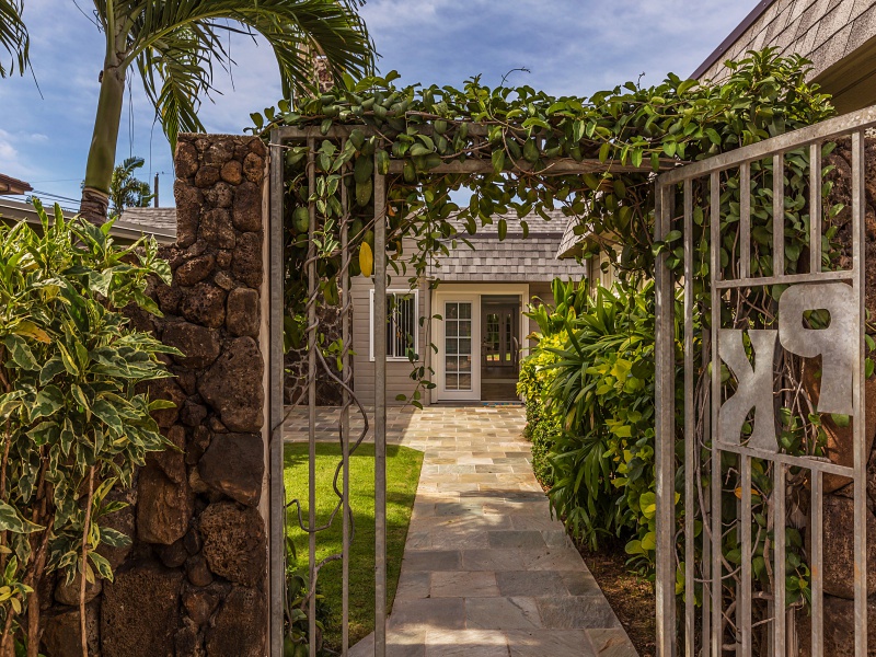 Honolulu Vacation Rentals, Ho'okipa Villa - Charming gated entry welcomes you to your private tropical retreat.