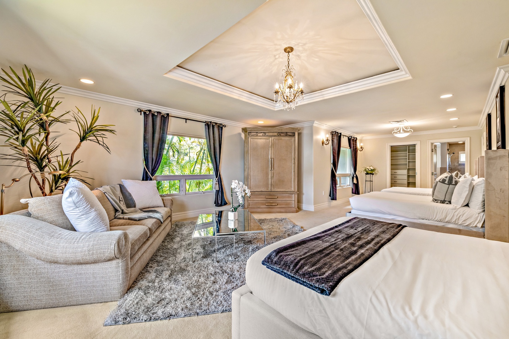 Honolulu Vacation Rentals, La Villa Kahala - Guest bedroom sleeps 4-6