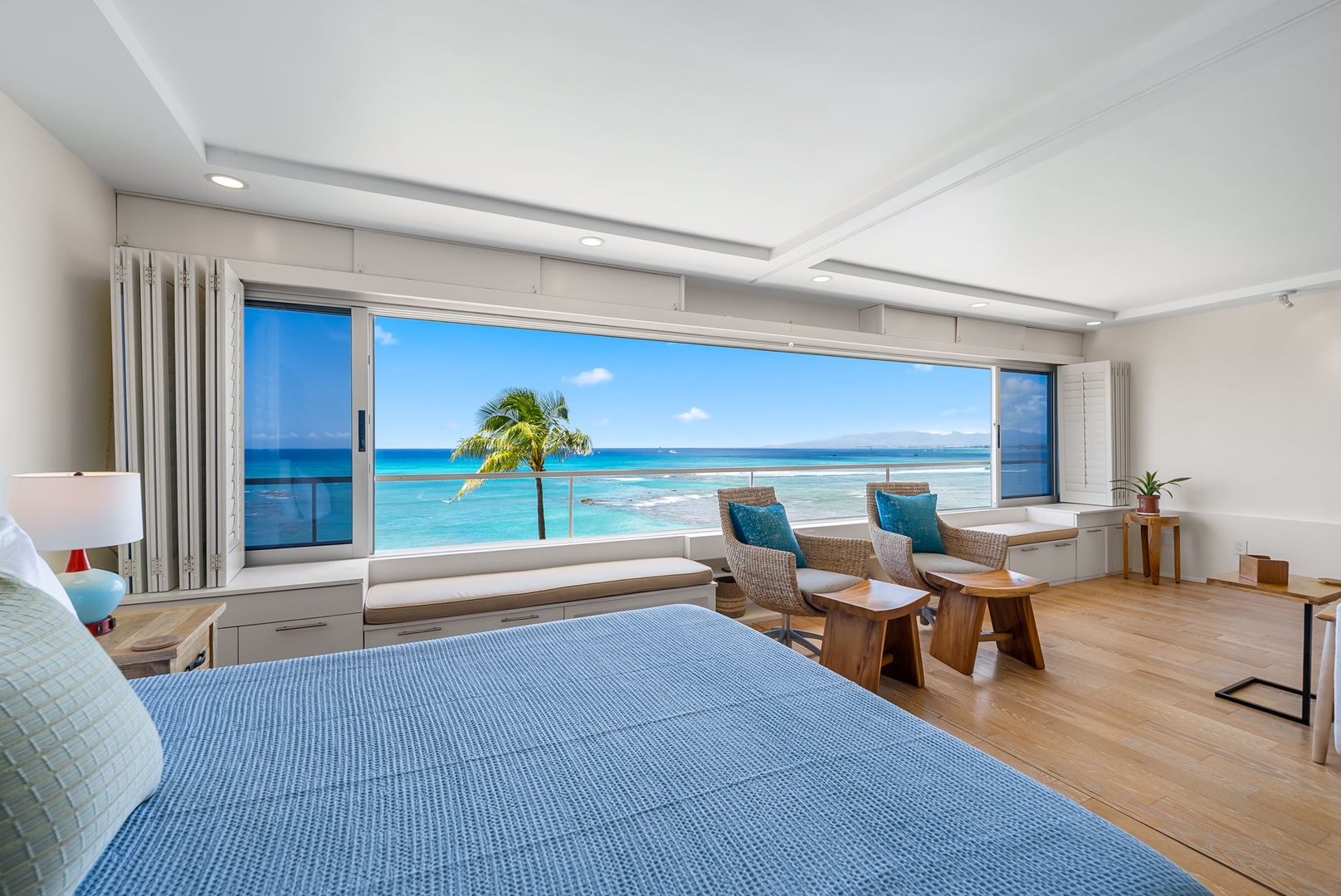 Honolulu Vacation Rentals, Colony Surf Luxe - Wake up to Diamond Head and deep blue waves from your studio suite—sunrises and stargazing without leaving your bed.
