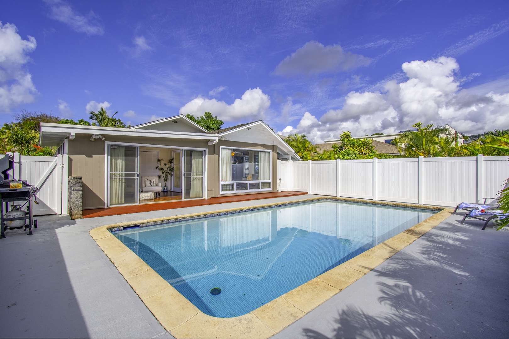Honolulu Vacation Rentals, Kahala Cottage - Enjoy a relaxing dip in the private pool