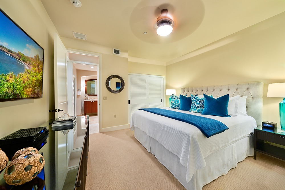 Wailea Vacation Rentals, Sea Breeze Suite J405 at Wailea Beach Villas* - Unique Decor and Artwork Throughout!