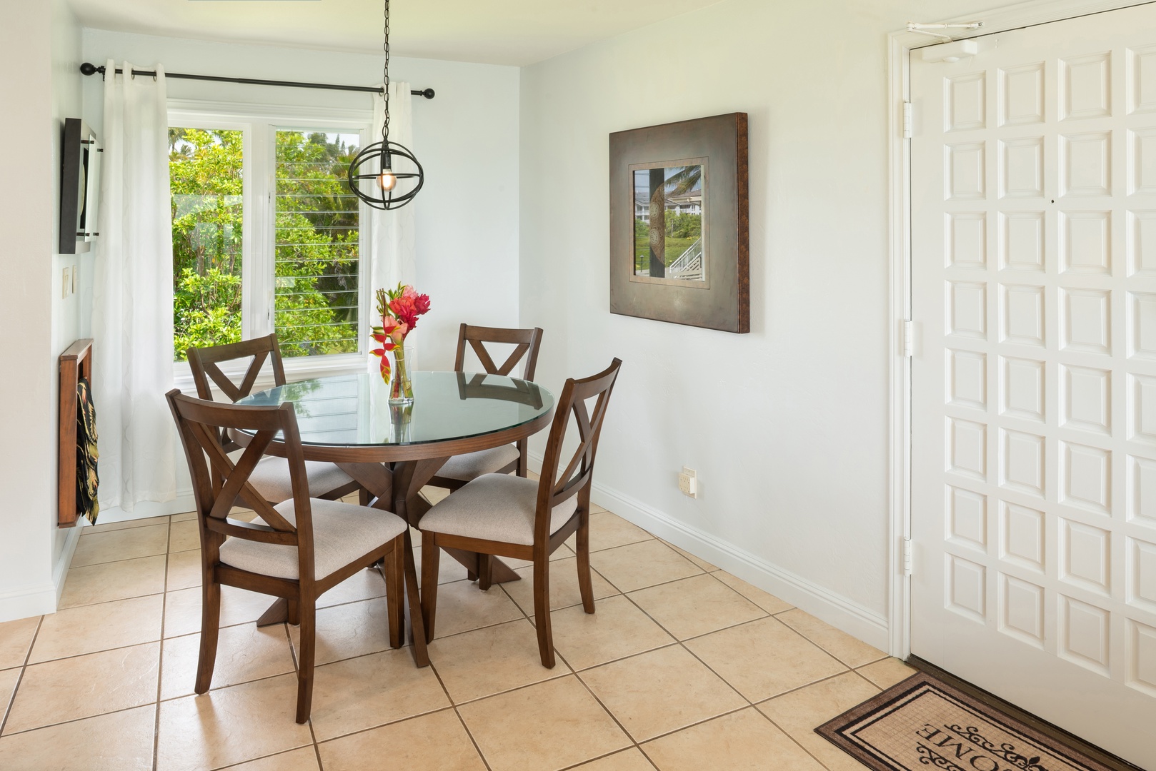 Princeville Vacation Rentals, Moana Kai - Pull up to the round table for four, breakfast before the day's plans take over.