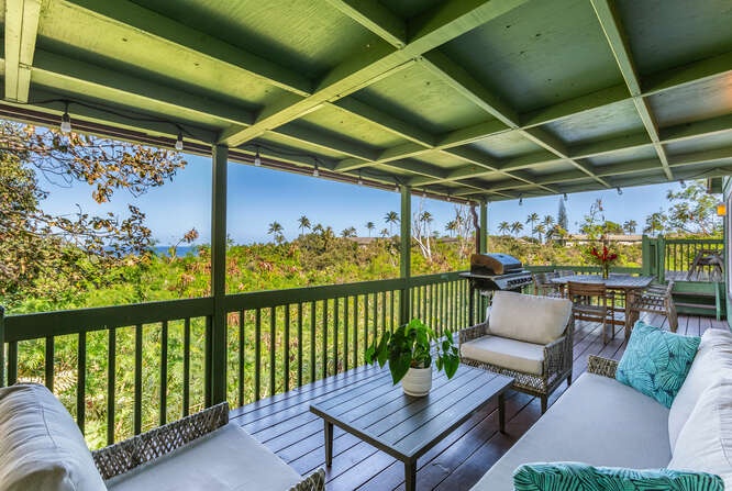 Princeville Vacation Rentals, Hale Ohia - Sit back and relax on the covered lanai with ocean views