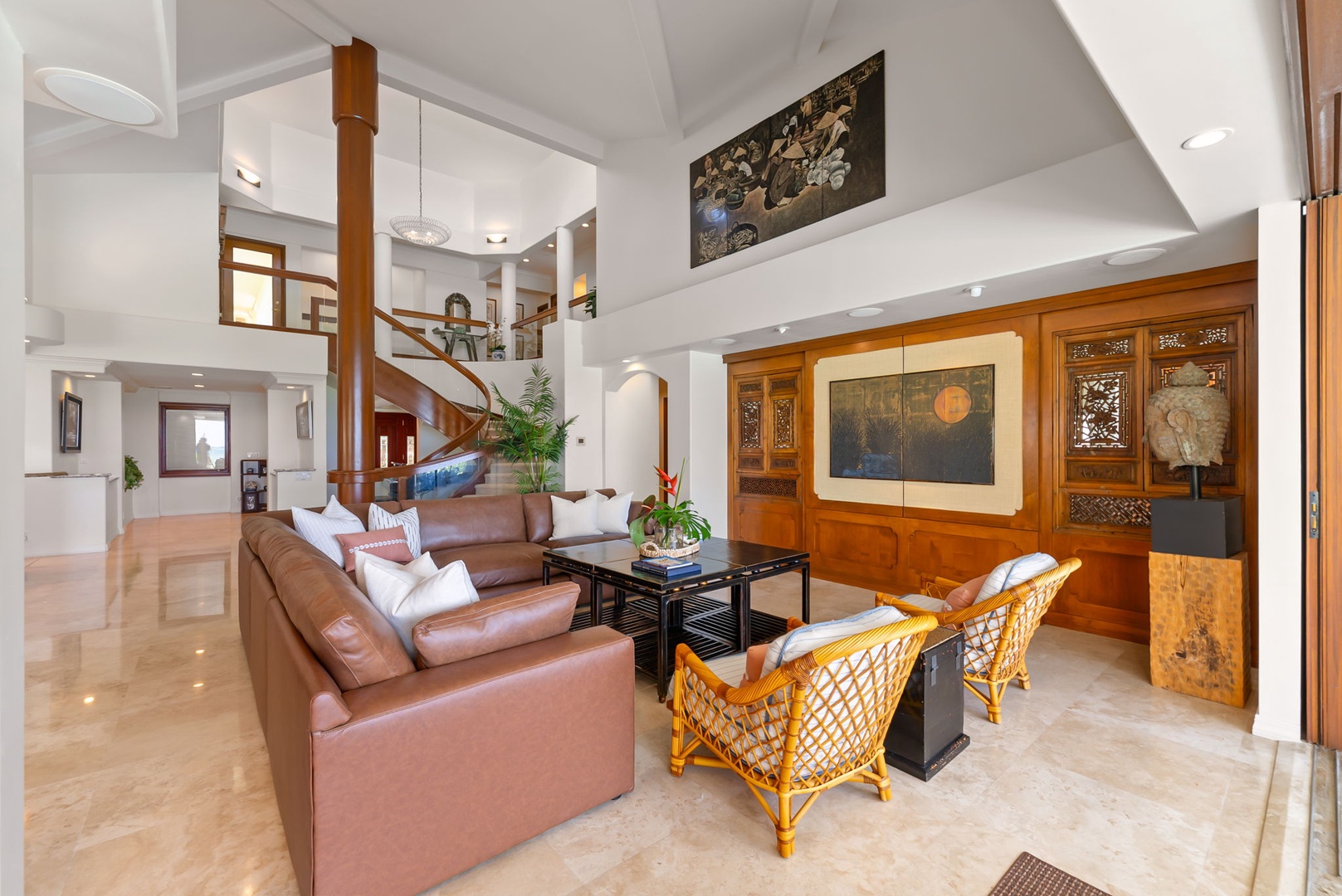 Honolulu Vacation Rentals, Maunalua Estate - Expansive living spaces flow seamlessly toward the shoreline for relaxed beachfront living.