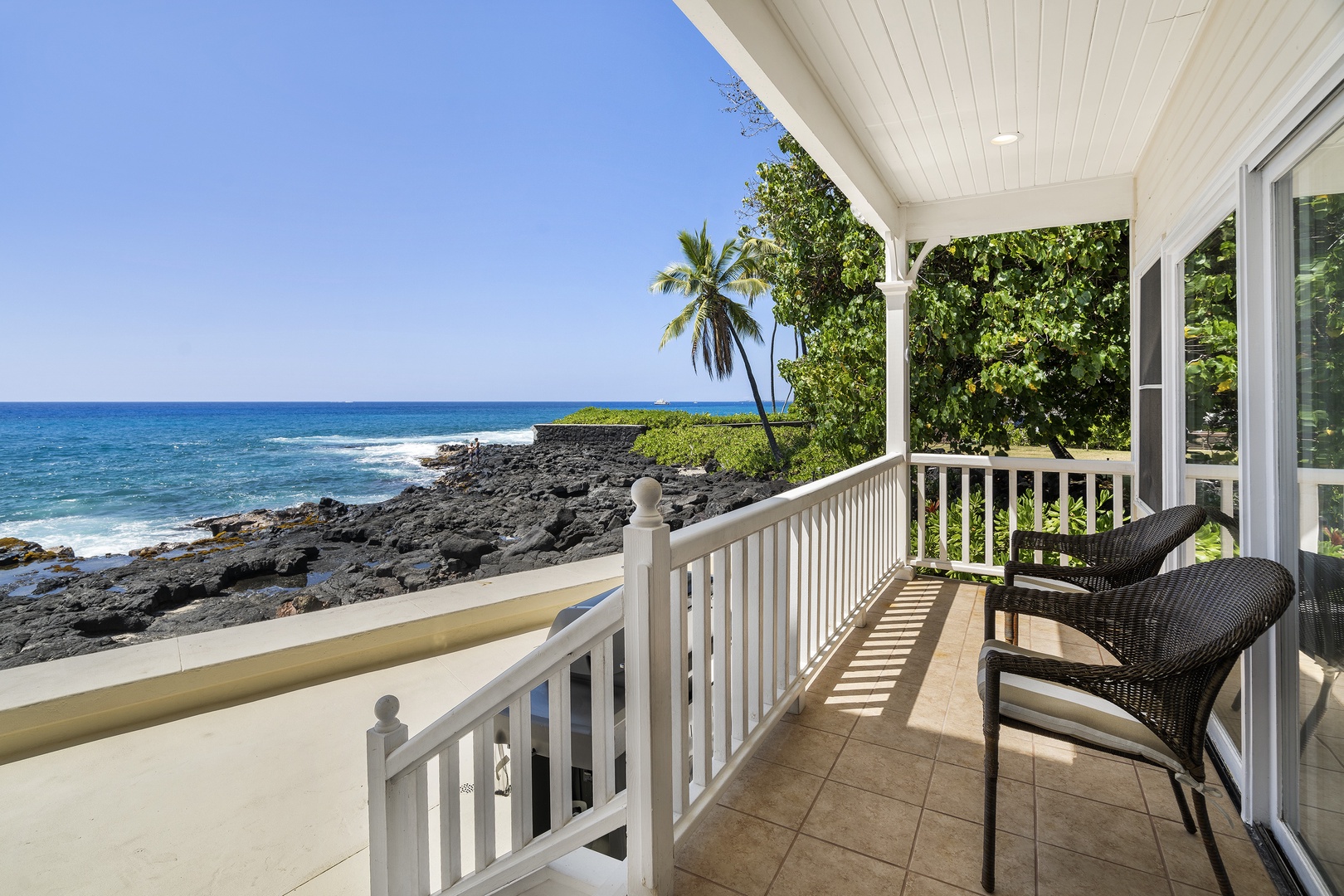 Kailua Kona Vacation Rentals, Dolphin Manor - Additional seating on the Lanai