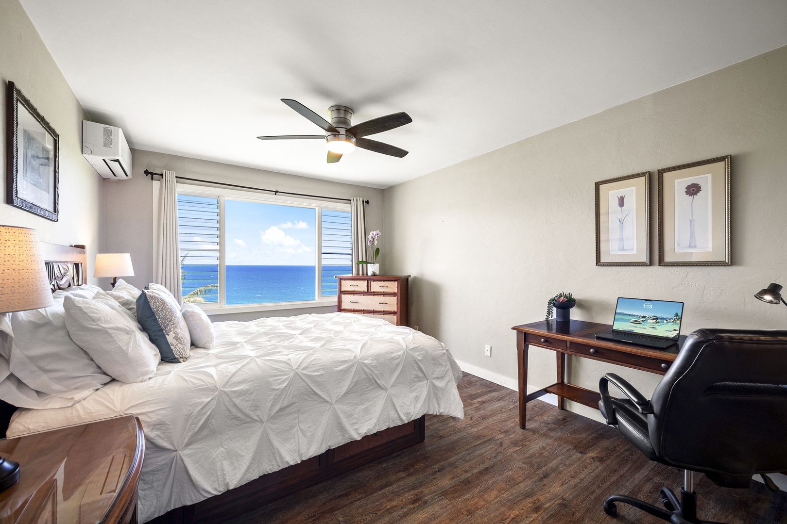 Princeville Vacation Rentals, Alii Kai 7201 - Set up the laptop at the desk, ocean out the window, if work must intrude.