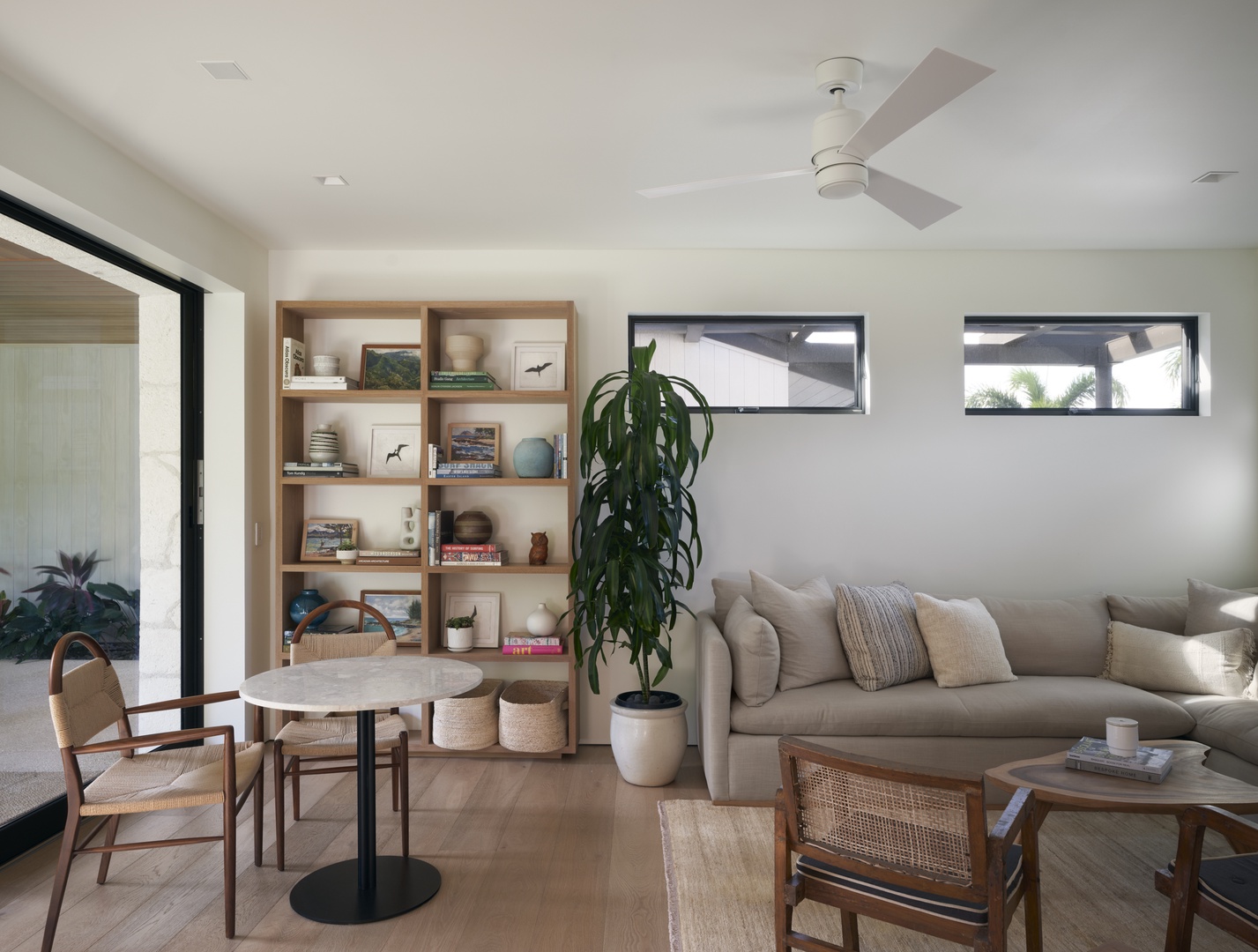 Honolulu Vacation Rentals, Diamond Head Hillside Estate** - Whether you're reading, catching up on work, or enjoying a quiet conversation, this comfortable sitting area provides a peaceful place to unwind.