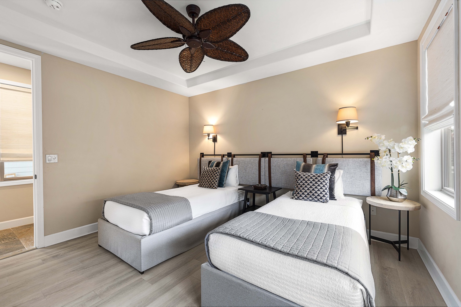 Kailua Kona Vacation Rentals, Holua Kai #27 - Twin beds settle the who-sleeps-where question before it starts.