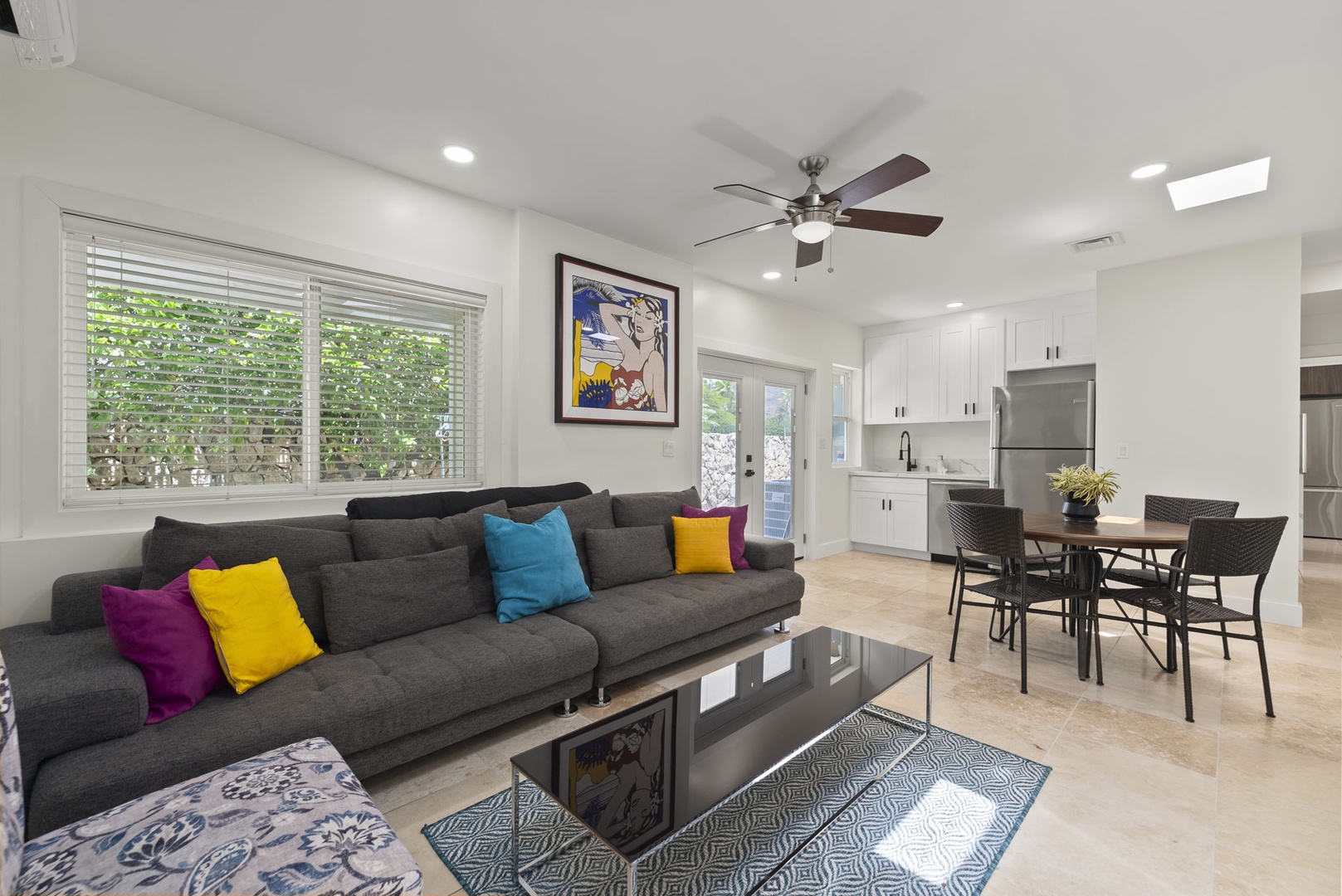 Honolulu Vacation Rentals, Kahala Lani - Cozy lounge with colorful seating, a great spot for family games or movie nights.