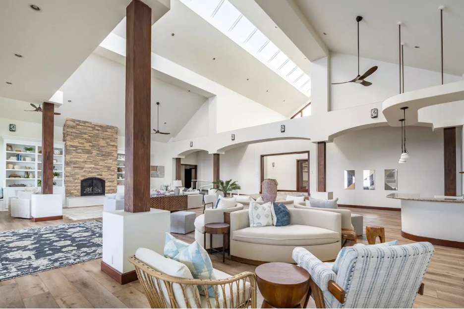 Kailua Kona Vacation Rentals, Kailua Kona Estate** - Alternative view of the living room with sky lights.