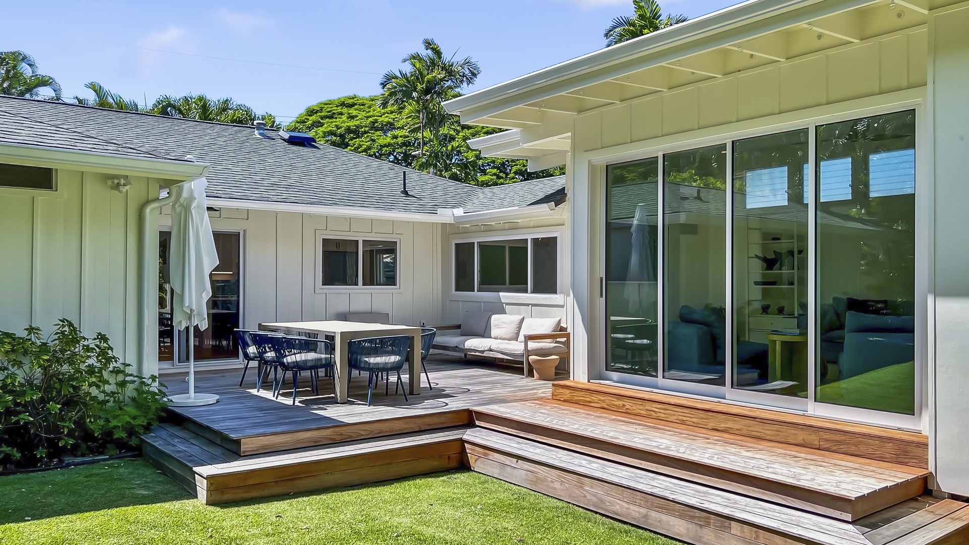 Kailua Vacation Rentals, Lanikai Ola Nani - Gather, unwind, and savor the moments on the rear lanai—designed for alfresco dining, lounging, and sunset conversations.