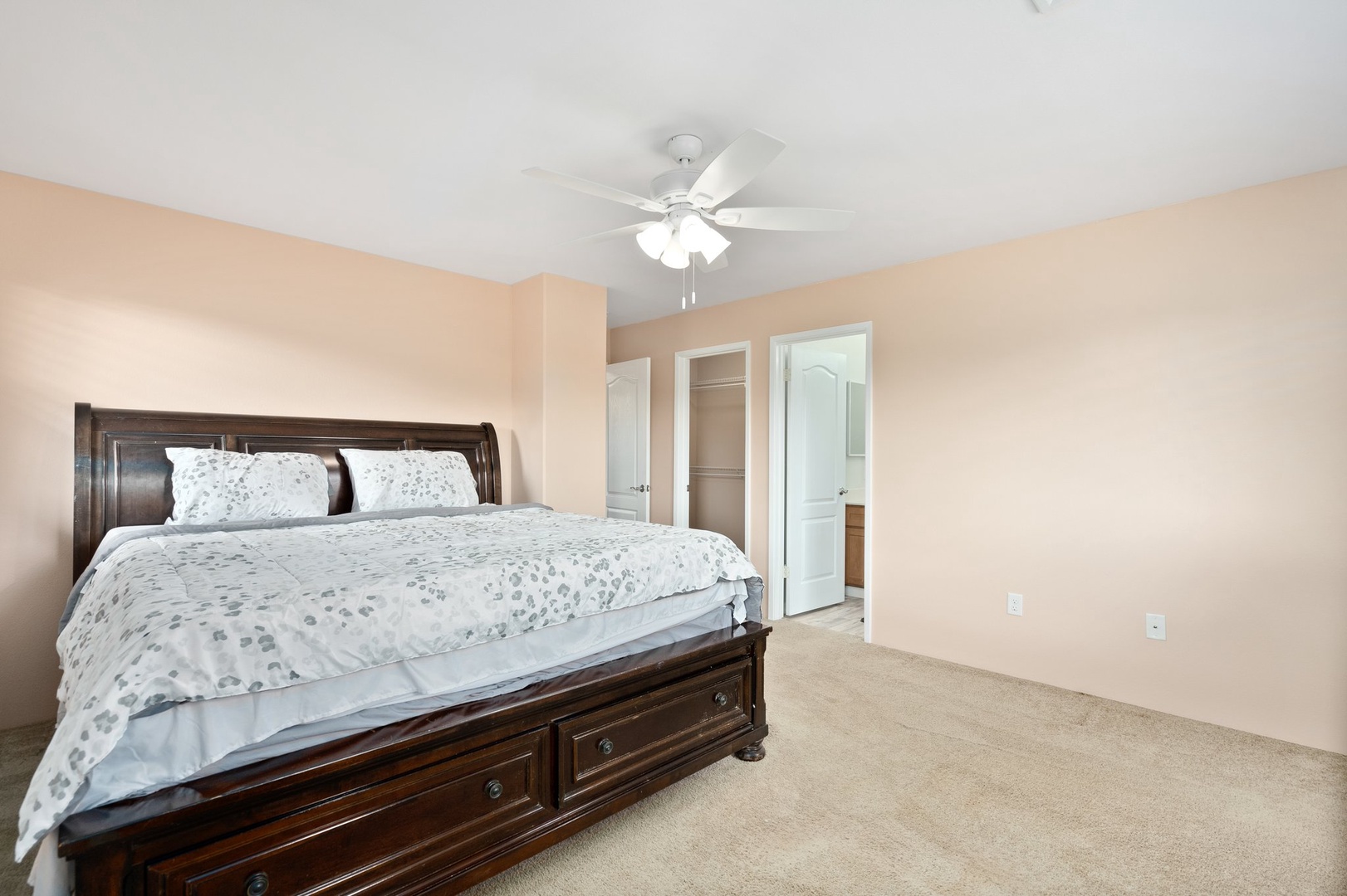 Kapolei Vacation Rentals, Kilipue Retreat - Spacious bedroom with plush king bed, perfect for relaxing after exploring Kapolei.