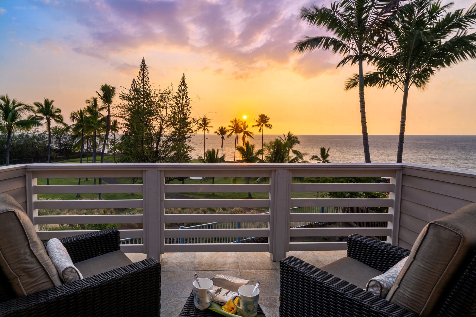 Kailua Kona Vacation Rentals, Holua Moana Hale - Unwind with a drink and soak in the breathtaking sunset.