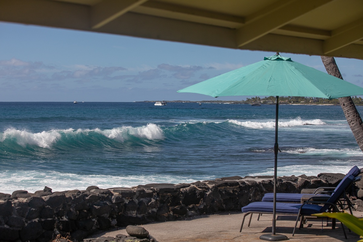 Kailua Kona Vacation Rentals, Honl's Beach Hale (Big Island) - Relax and take in the view! The Ocean is yours!