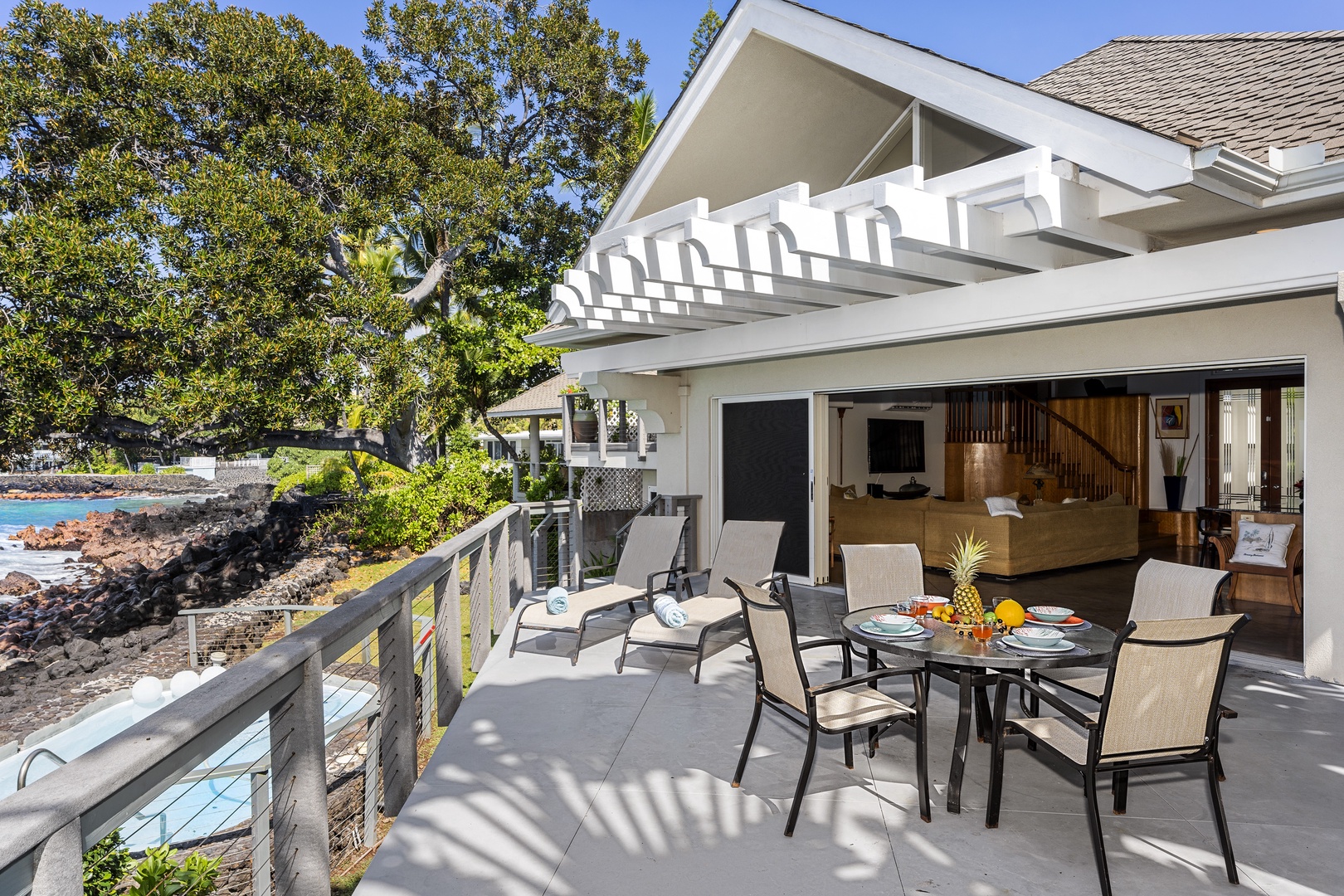 Kailua-Kona Vacation Rentals, Hale Kope Kai - Entertain or unwind with friends—grill, dine, and relax just feet from the Pacific.