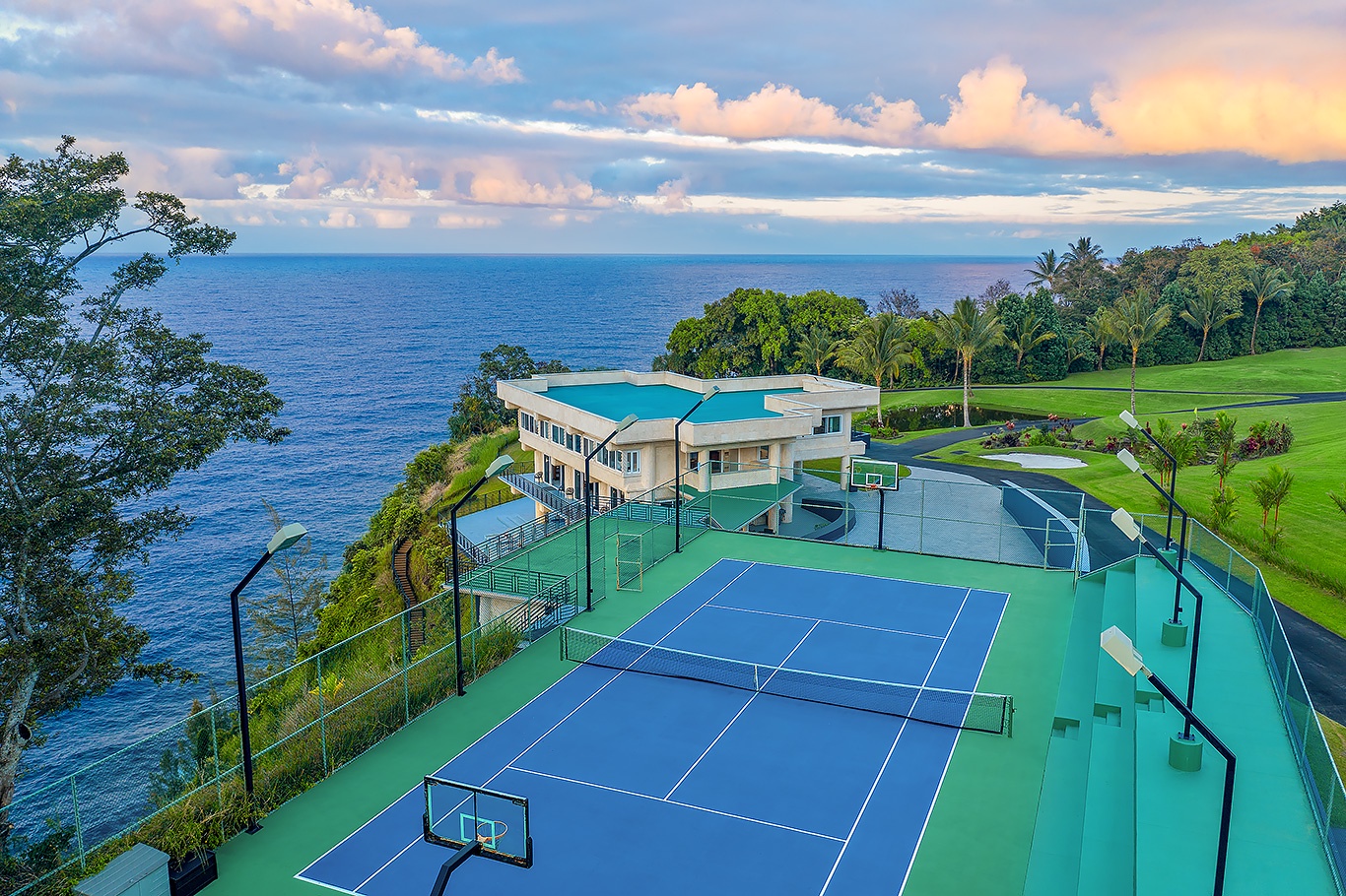 Ninole Vacation Rentals, Waterfalling Estate - Tennis/Basketball Court