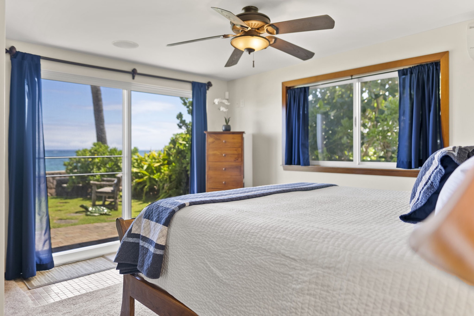 Waialua Vacation Rentals, Hale Oka Nunu - There is also split AC and a ceiling fan in this bedroom