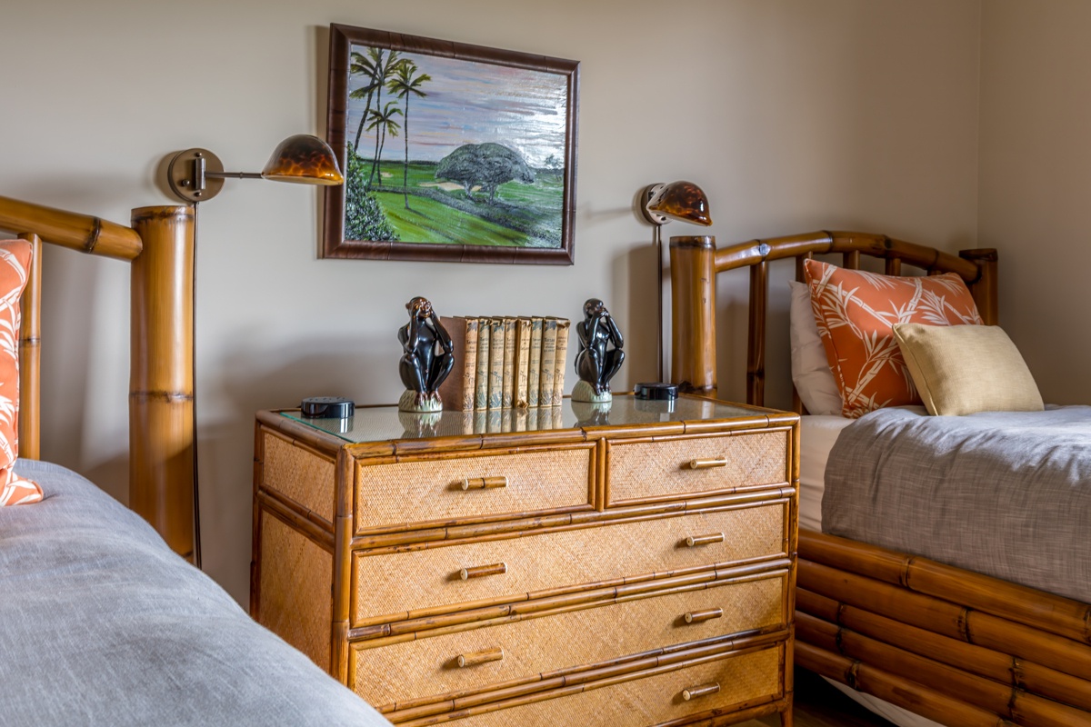 Kailua Kona Vacation Rentals, Fairways Villa 120A - Your tropical haven features bamboo twin beds with island artwork creating that perfect vacation vibe you've been dreaming of.