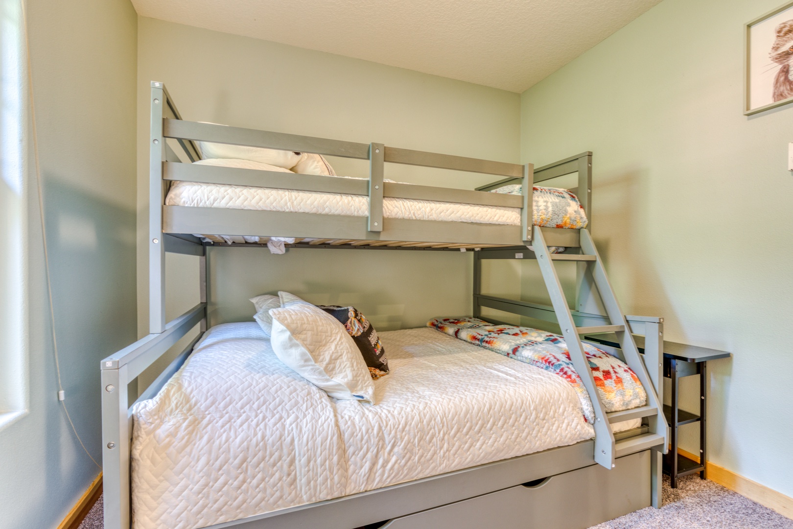 Brightwood Vacation Rentals, Riverside Retreat - Furnished with a double/twin bunk bed