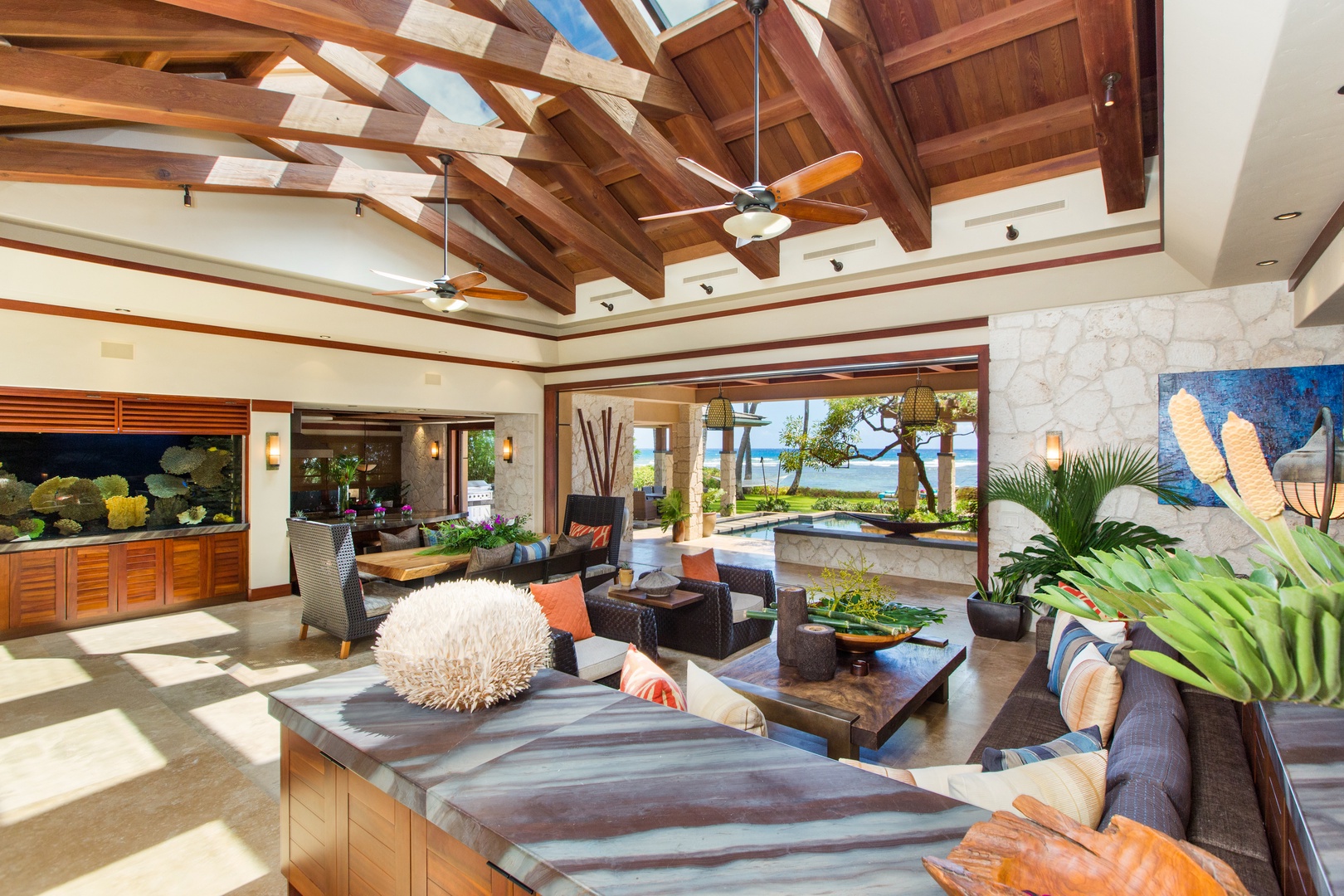 Honolulu Vacation Rentals, Banyan House 4 Bedroom - Great Room