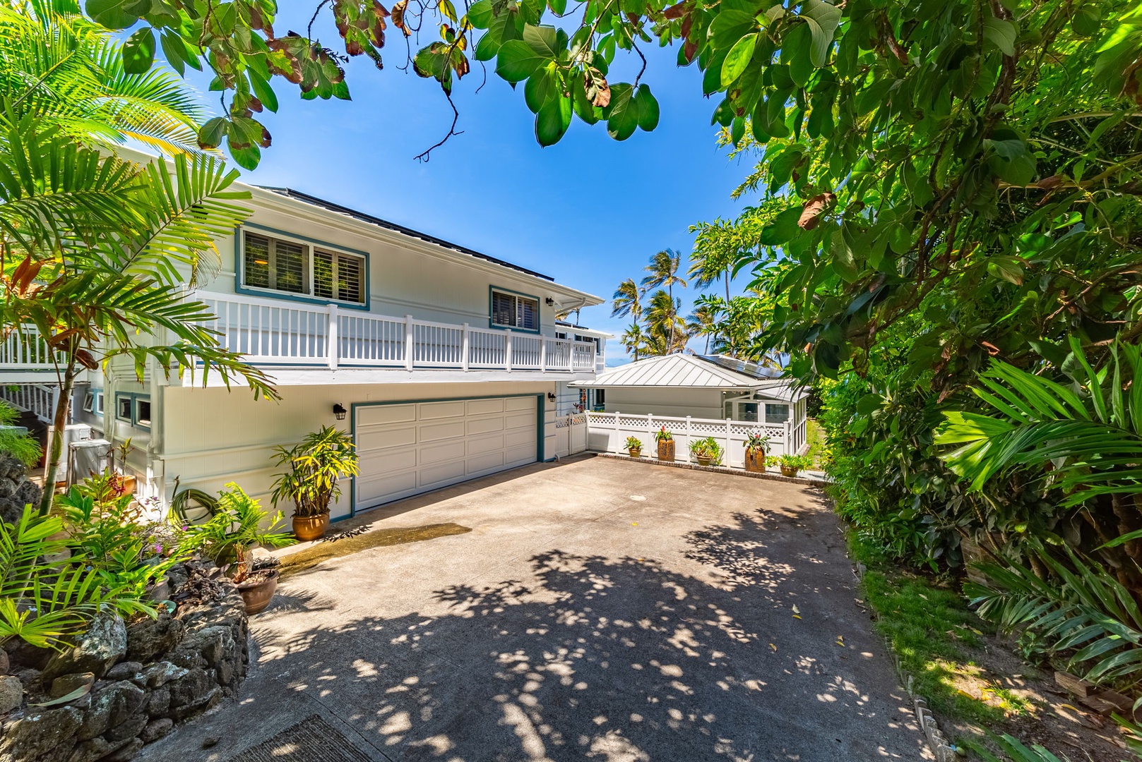 Waimanalo Vacation Rentals, Mana Kai at Waimanalo - Lower driveway parking for 2 vehicles max, upper driveway parking is also available. (No garage access)