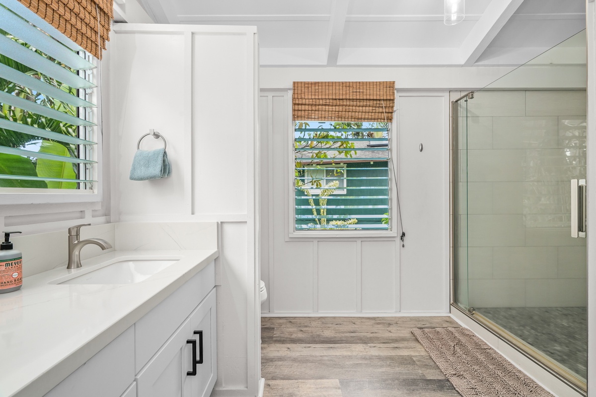 Hanalei Vacation Rentals, Hale Kanani (Kaua'i) TVNC 1342 - The walk-in shower faces a window of pure tropical green, glass and greenery and little else.