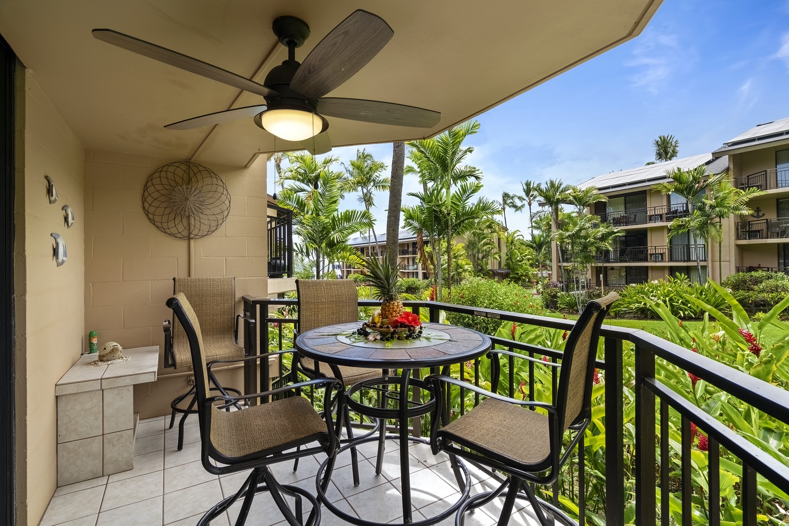 Kailua Kona Vacation Rentals, Kona Makai 3102 - Comfortable seating for 4!