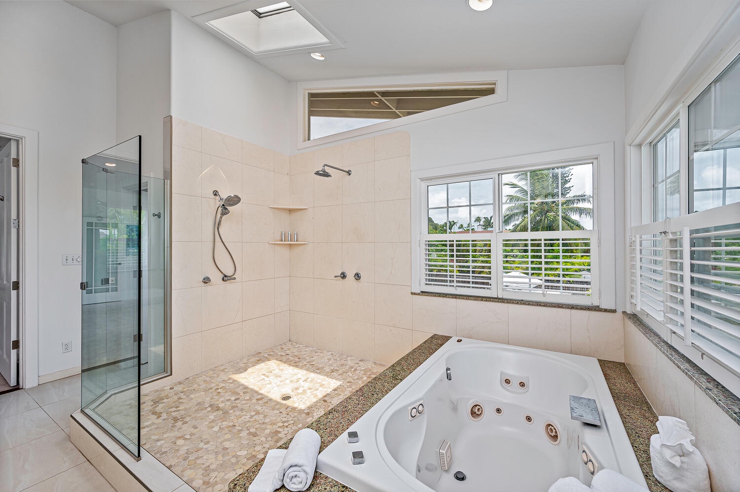 Kailua Vacation Rentals, Villa Hui Hou - Grand Primary En-suite