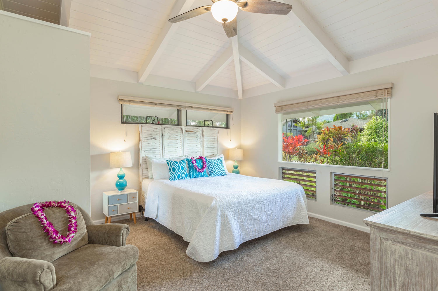 Princeville Vacation Rentals, Mala Hale - Lovely guest bedroom with a king-size bed