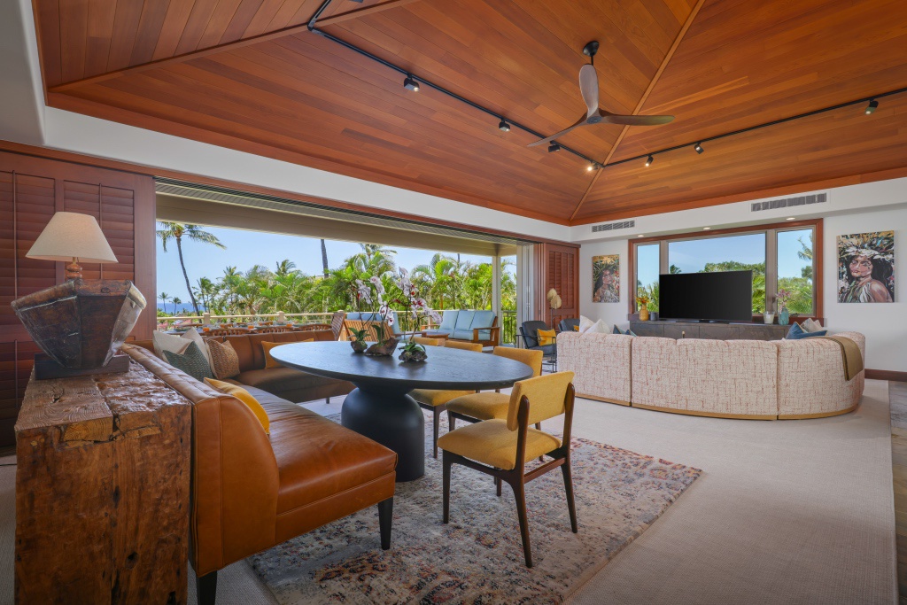 Kailua Kona Vacation Rentals, 3BD Ke Alaula Villa (217C) at Hualalai Resort - Interior seating area leading to the upper deck with wall to wall sliders.