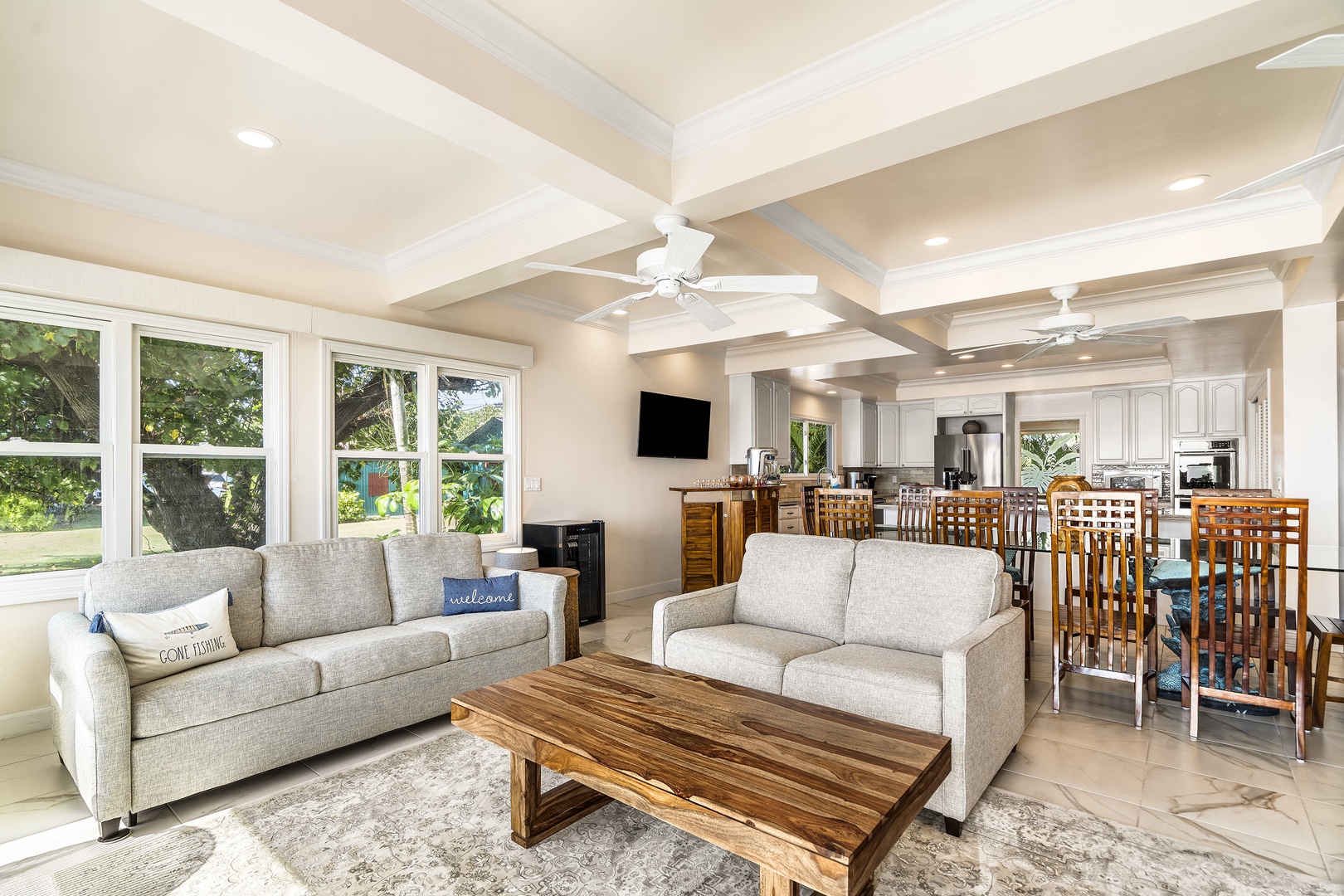 Kailua Kona Vacation Rentals, Dolphin Manor - This private, gated plantation-style property oozes old world charm, but has all the modern conveniences that you crave