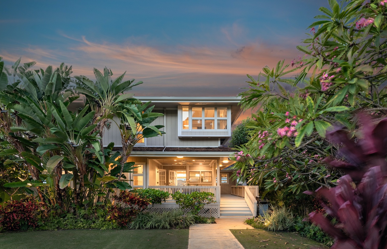 Kailua Vacation Rentals, Lanikai Seashore - Exterior of Lanikai Seashore at dusk