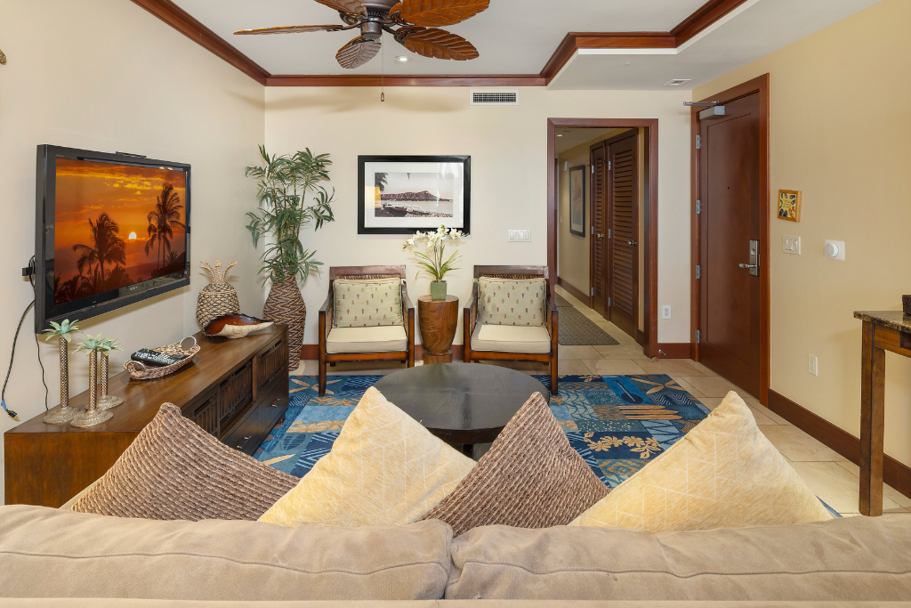 Kapolei Vacation Rentals, Ko Olina Beach Villas O1404 - Plenty of comfortable seating for your group to relax together.