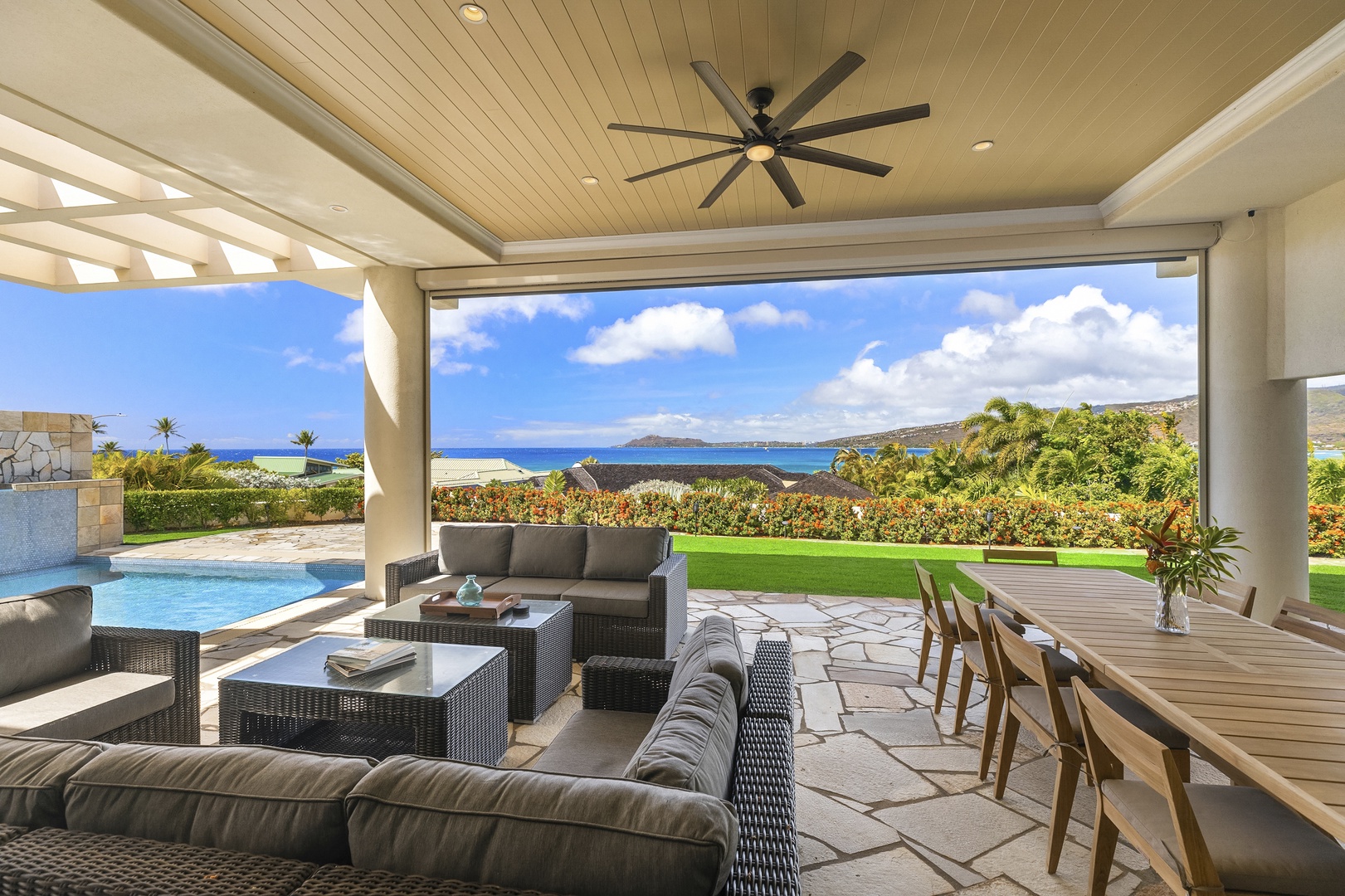 Honolulu Vacation Rentals, Hale Makana - Outdoor living area