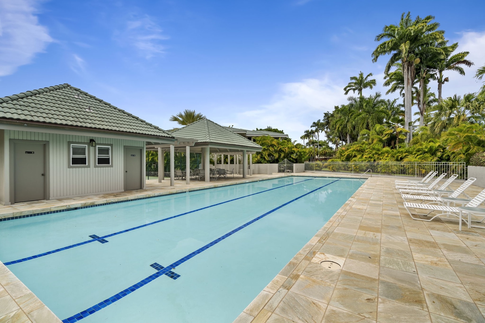 Kailua Kona Vacation Rentals, Ali'i Point #9 - Sideview to community pool