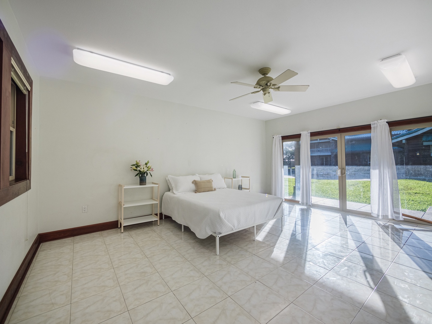 Waianae Vacation Rentals, Konishiki Beachhouse - Guest suite with easy access to outdoors.