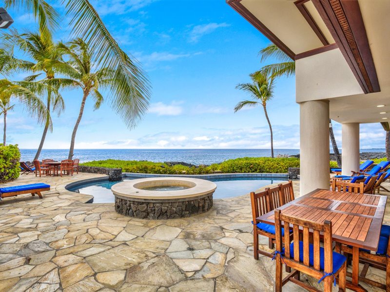 Kailua Kona Vacation Rentals, Blue Water - Watch the stars while relaxing in the hot tub!