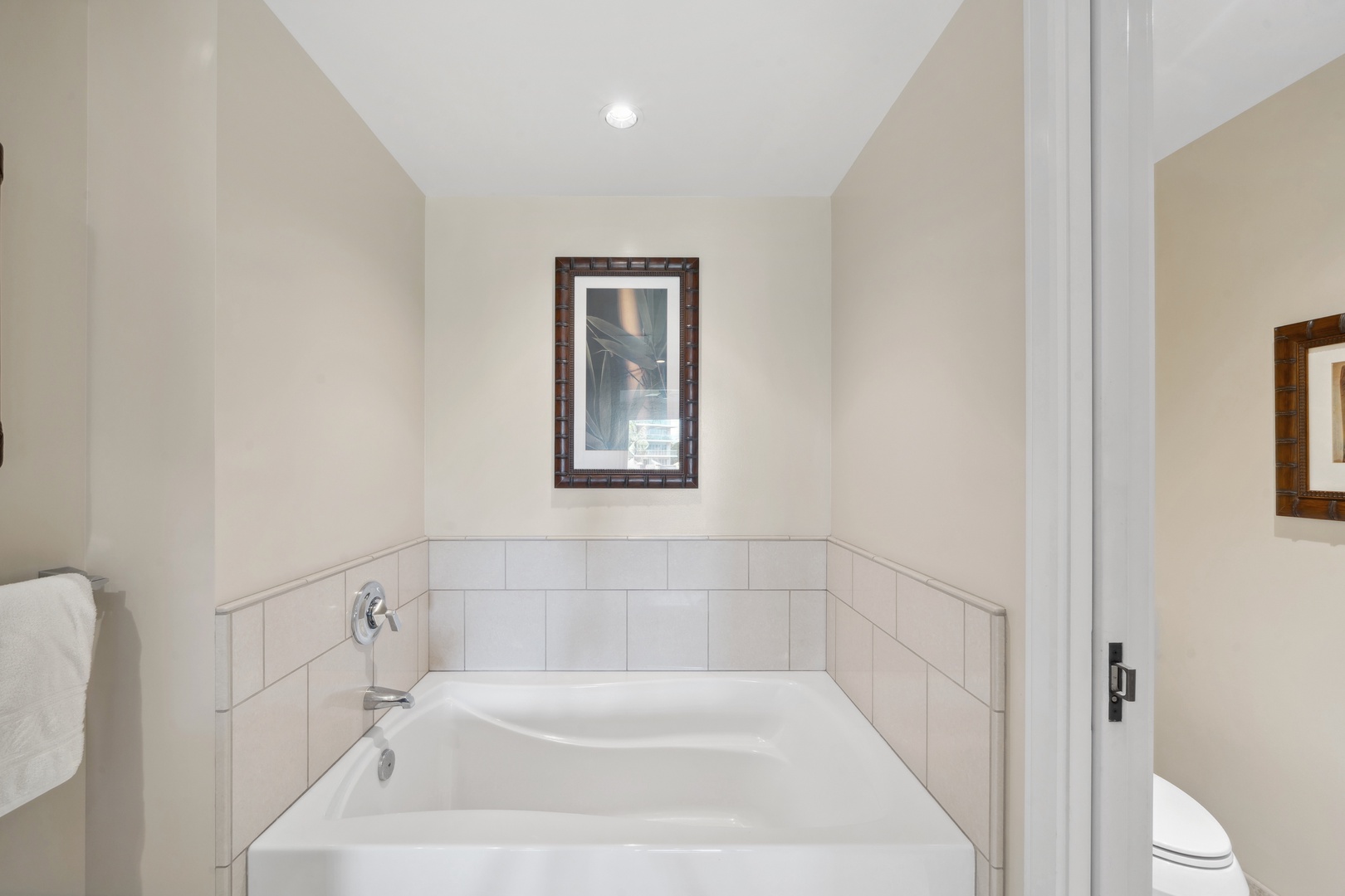 Lahaina Vacation Rentals, Honua Kai Konea 204 - Relax in Honua Kai Konea 204’s spa-like tub, the perfect soak after a beach day or sunset stroll.