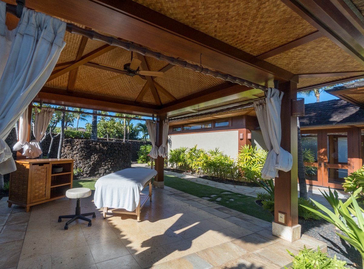 Kamuela Vacation Rentals, Artevilla- Hawaii* - Reserve a private massage area
