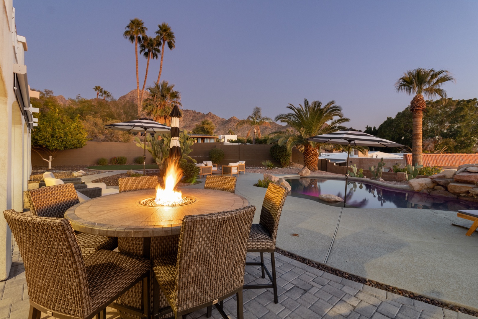 Phoenix Vacation Rentals, Majestic Mountain Views at Piestewa Peak Paradise - This 4 bedroom 2.5 bath vacation rental property offers spectacular panoramic views of the mountains and city