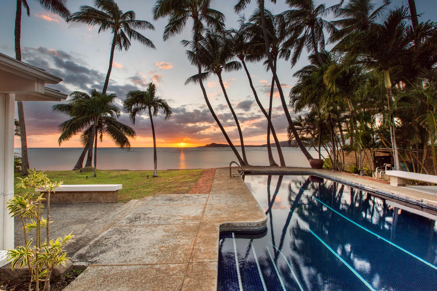 Honolulu Vacation Rentals, Hale Kai - Sunset views from the private pool can't be beat!