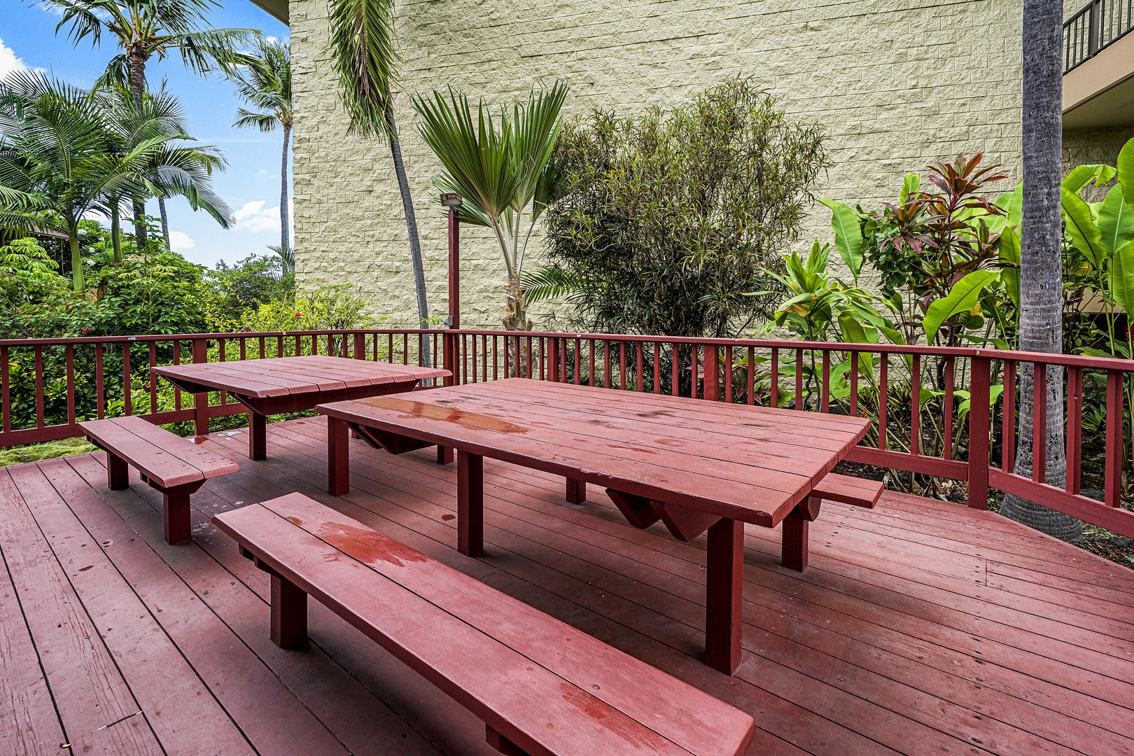 Kailua Kona Vacation Rentals, Kalanikai 306 - Complex seating area near the BBQ & Pool!